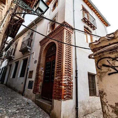 بيت شباب Amaka House *