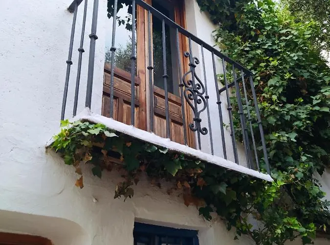 Amaka House Хостел Гранада