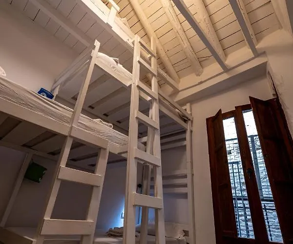 Хостел Amaka House *