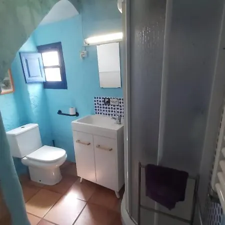 Amaka House Hostal